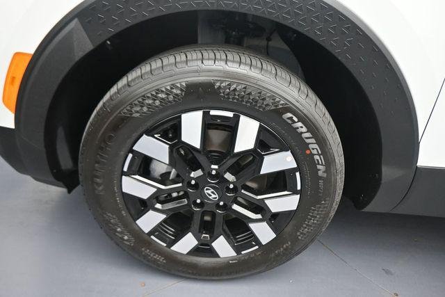 New 2026 White Hyundai SEL Activity AWD image 21