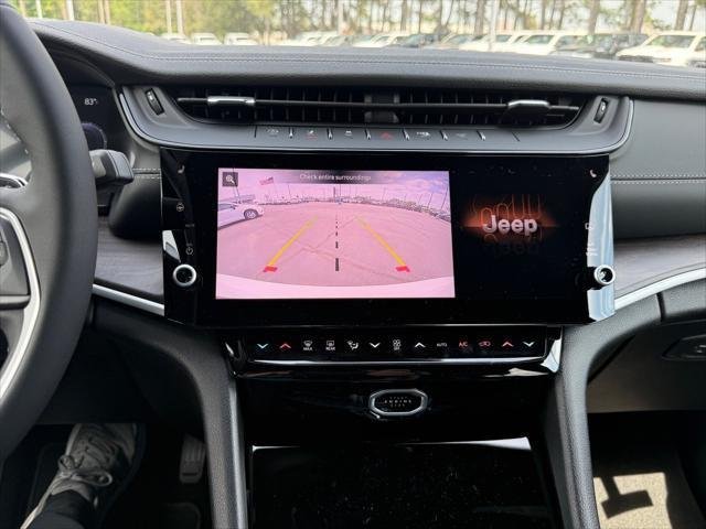 New 2026 Bright White Clear-Coat Exterior Paint Jeep Laredo image 9