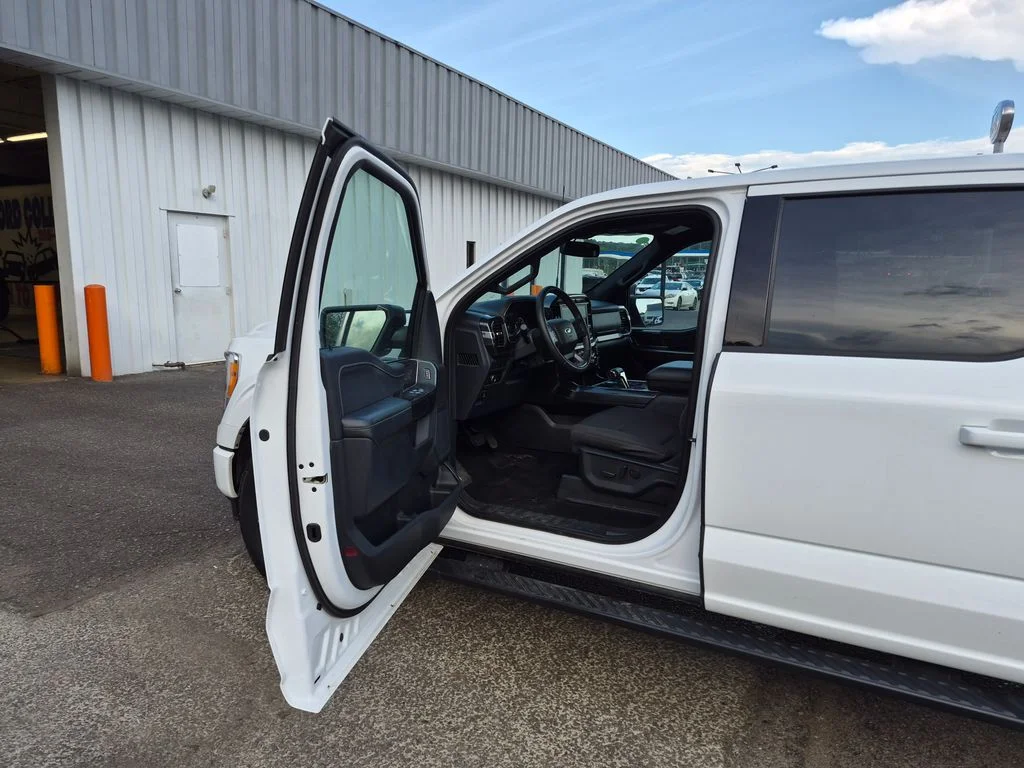 Certified Used 2023 Oxford White Ford XLT image 16