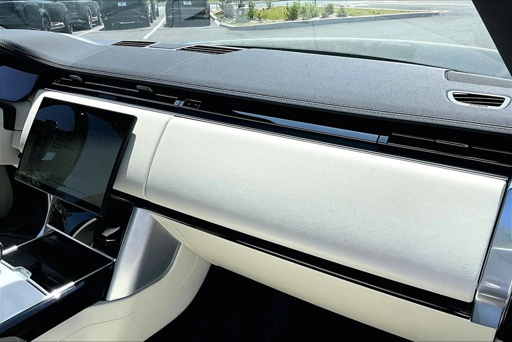 Used 2024 Black Land Rover SE image 16