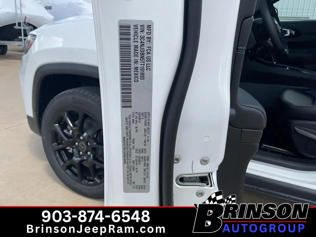 New 2026 Bright White Clearcoat Jeep Latitude Altitude image 23