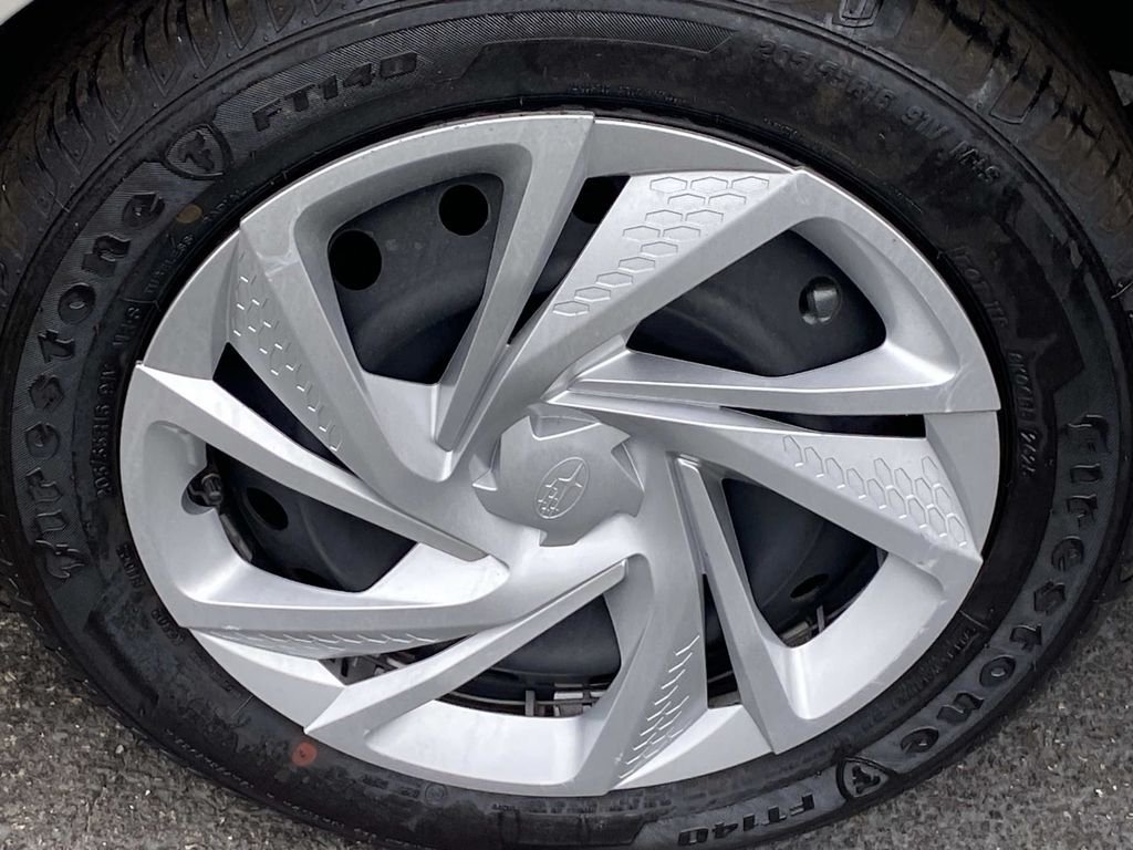 Used 2025 White Subaru Base image 29