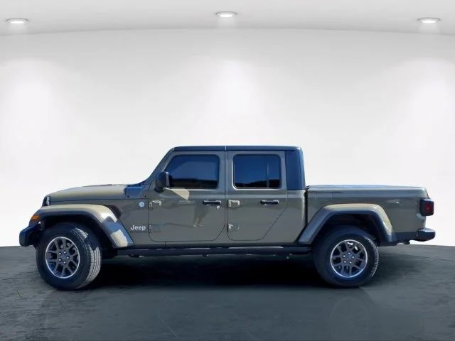 Used 2020 Green Jeep Overland image 16
