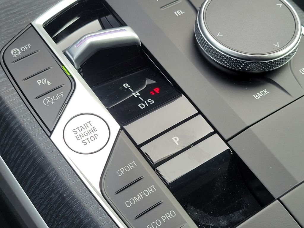 2025 BMW 3 Series 330i - Photo 28