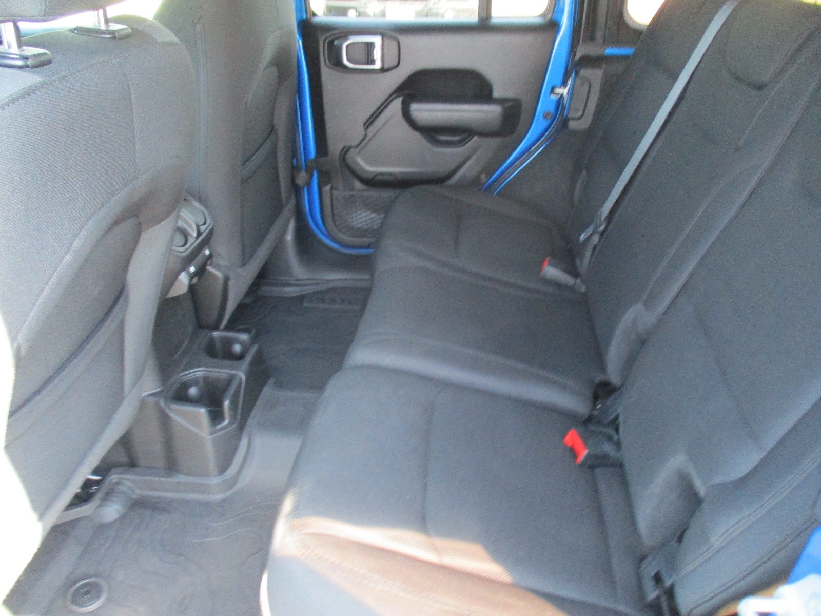 Used 2022 HYDRO BLUE Jeep Sport image 13