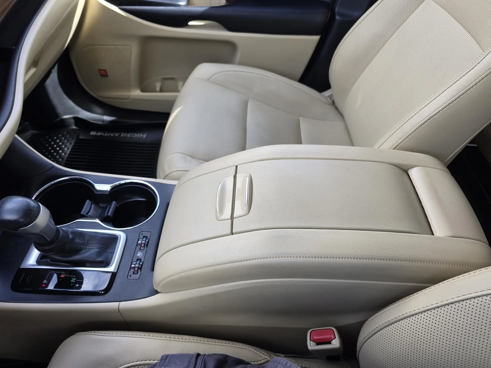 Used 2019 White Toyota Limited image 17