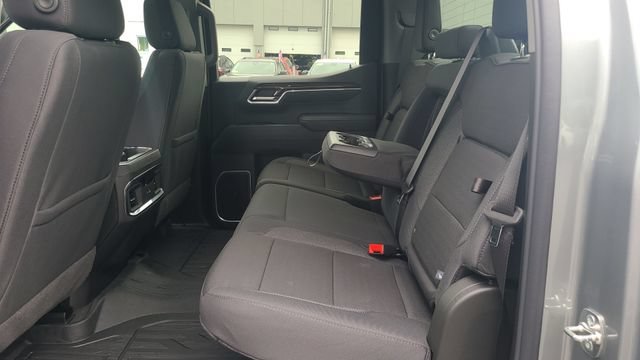 New 2026 Sterling Metallic GMC Elevation image 21