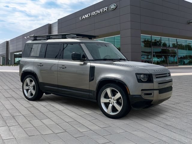 Used 2025 Gold Land Rover X-Dynamic SE image 7