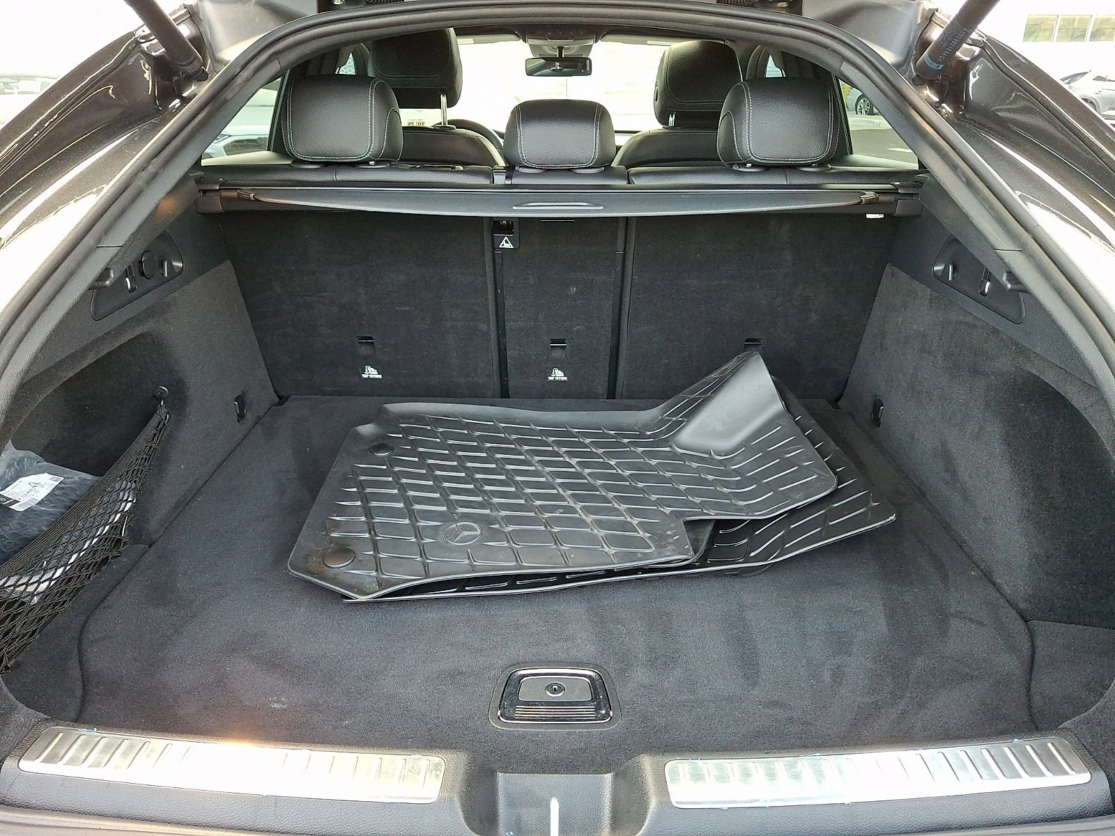 Used 2020 Graphite Grey Metallic Mercedes-Benz GLC 300 image 29