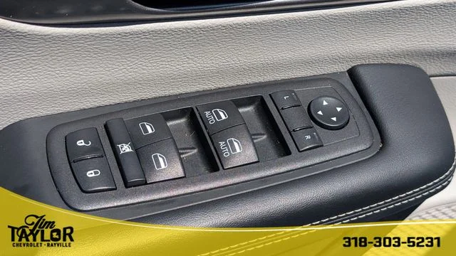2023 Chrysler Pacifica Hybrid Touring L - Photo 14