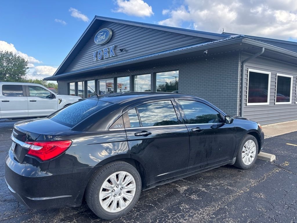 Used 2012 Black Clearcoat Chrysler LX image 5