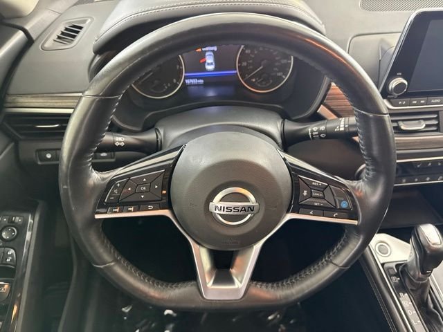 Used 2020 Black Nissan 2.5 SL image 23