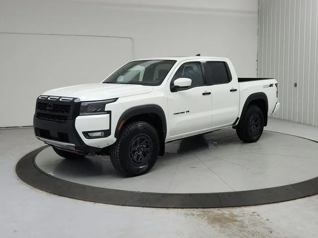 New 2027 White Nissan PRO-4X image 4