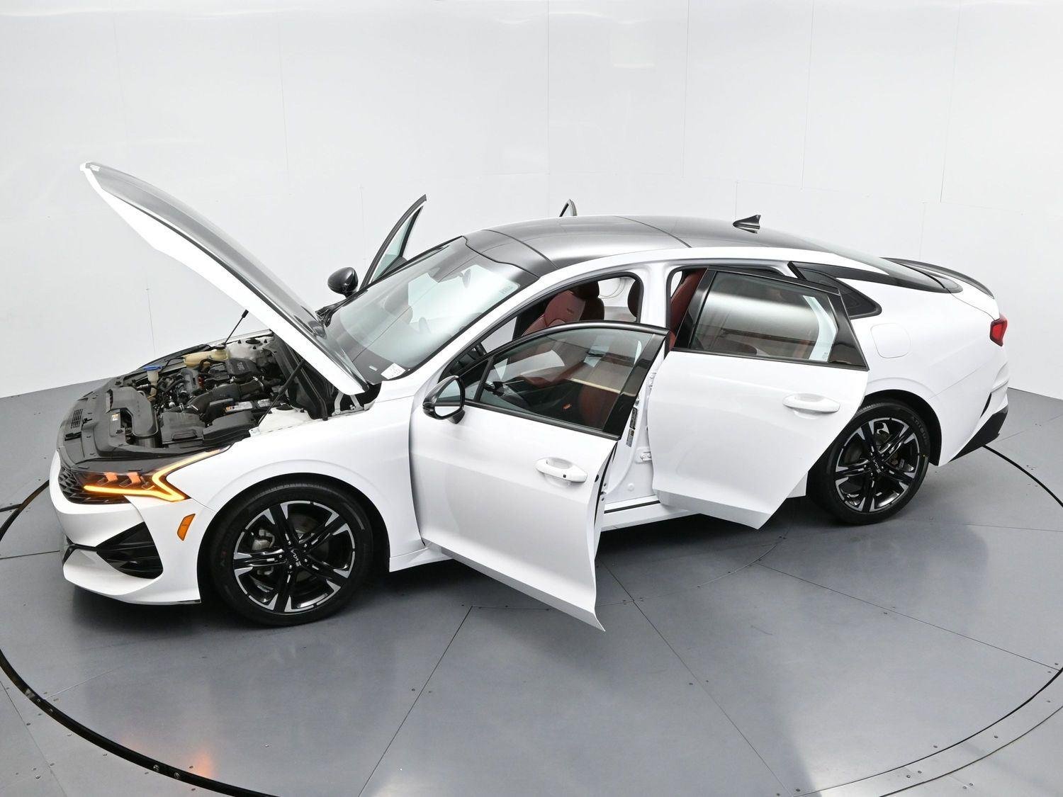 Used 2022 Glacial White Pearl Kia GT-Line image 40