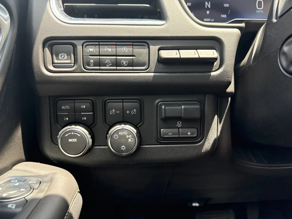 Used 2024 Summit White Chevrolet Premier image 29