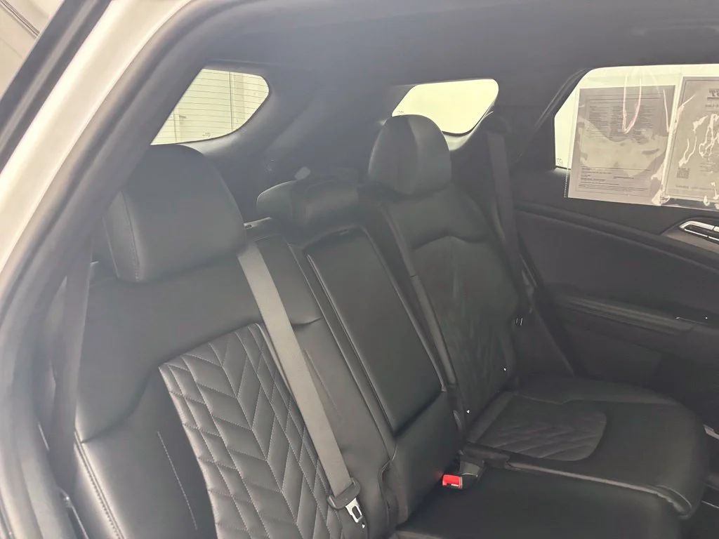 Used 2023 White Kia X-Line image 42