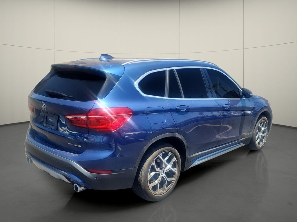 Used 2021 Blue BMW sDrive28i image 7