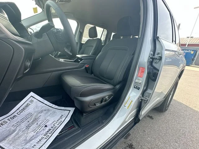 Used 2023 Silver Jeep Laredo image 13