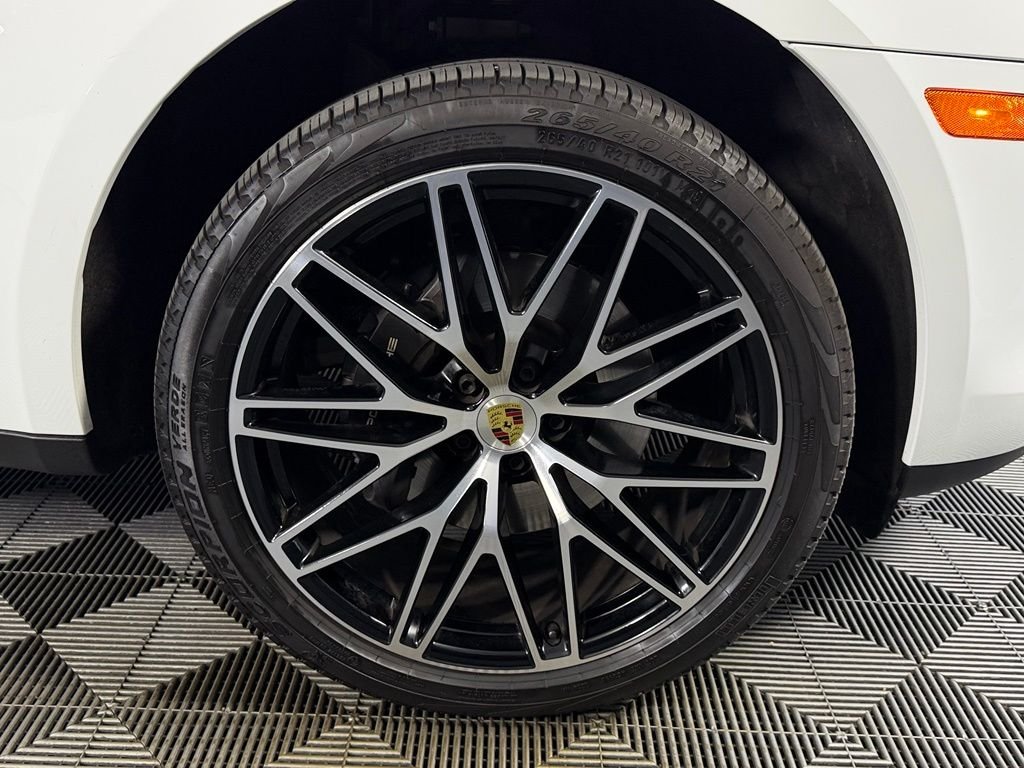 Used 2025 White Porsche  image 10