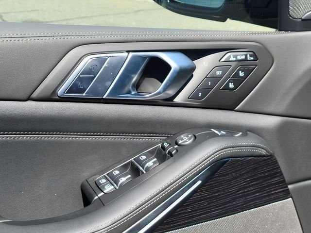 New 2027 Blue BMW M60i image 14