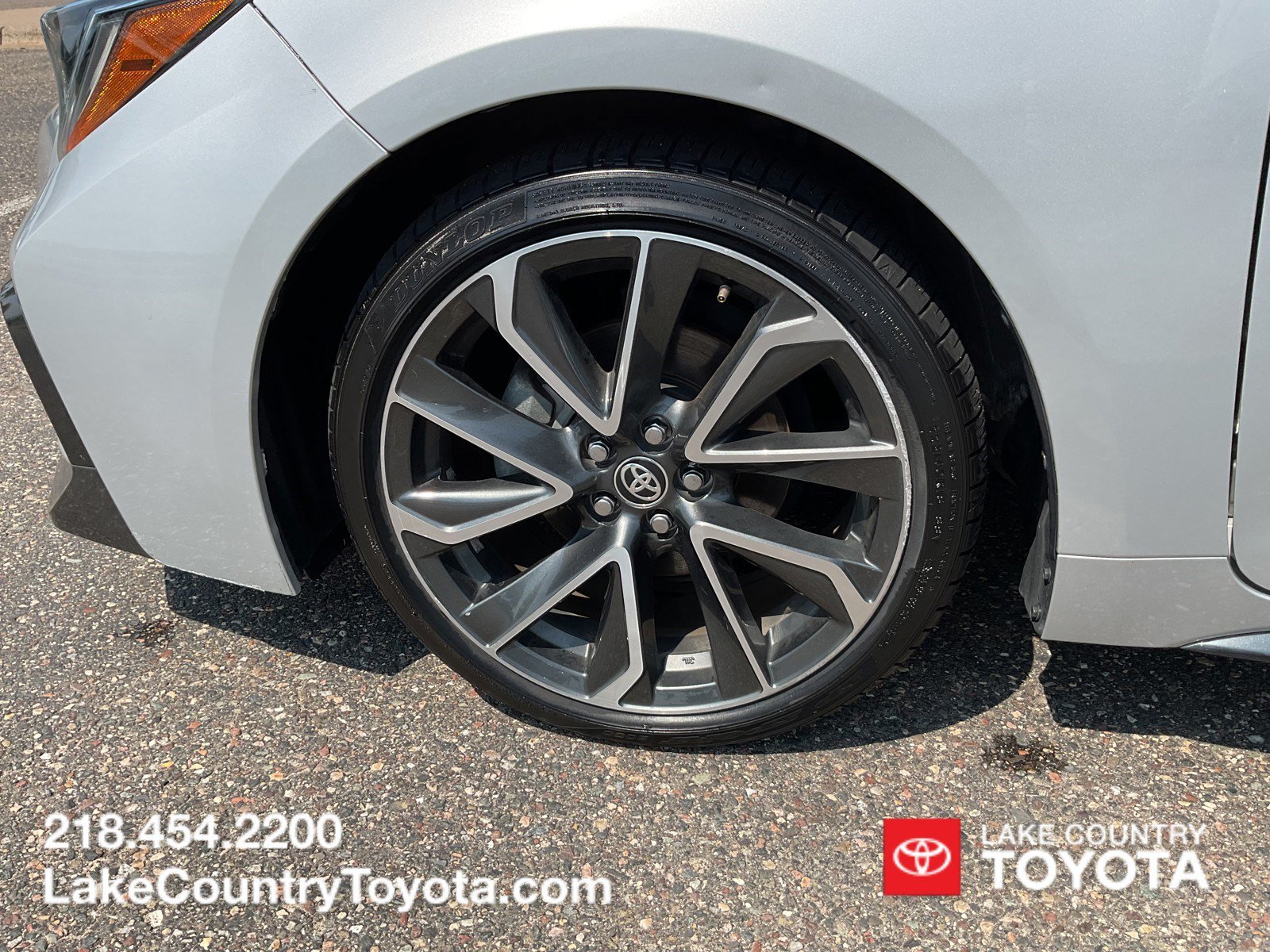 Used 2022 Silver Toyota SE image 9