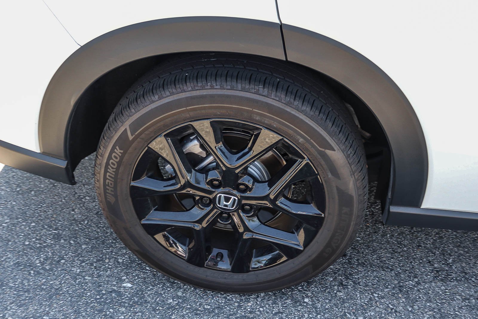 Certified Used 2024 Platinum White Pearl Honda Sport image 8