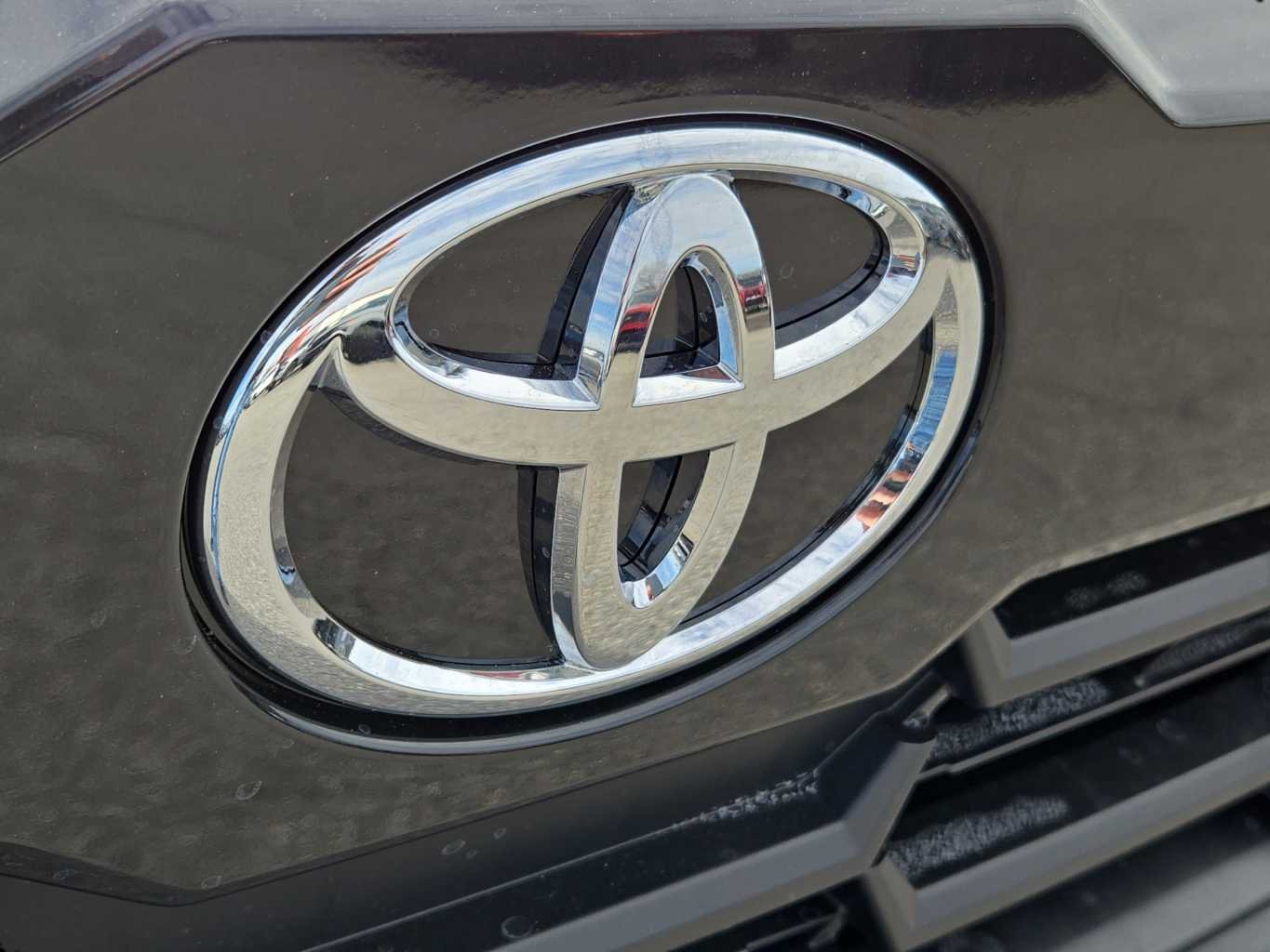 New 2026 Sonic Silver Toyota XLE image 16