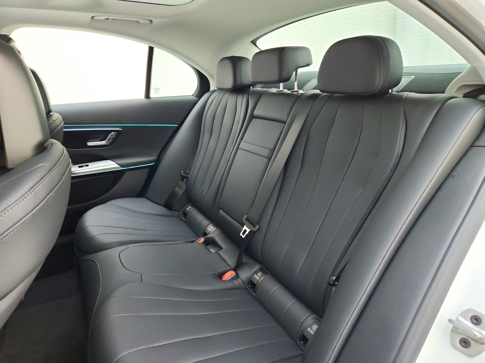 New 2026 Polar White Mercedes-Benz E 350 RWD Sedan image 18