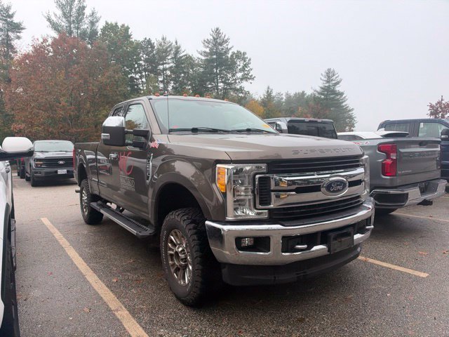 Used 2017 Caribou Metallic Ford XLT image 3
