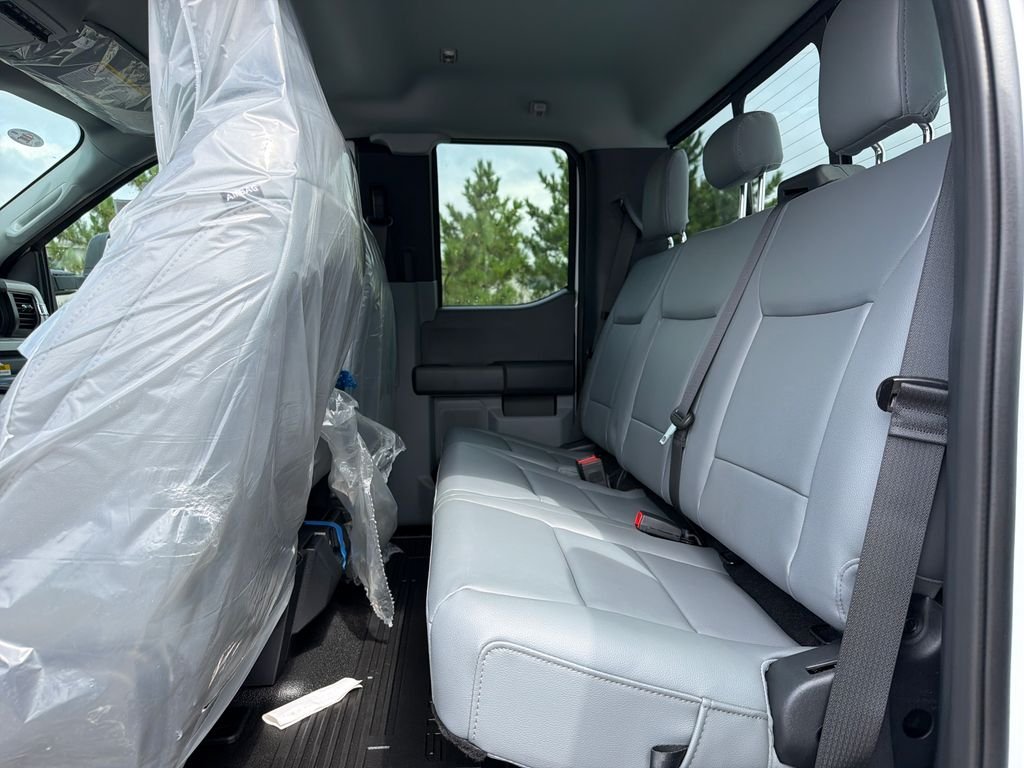 New 2026 Oxford White Ford F-350® XL image 15