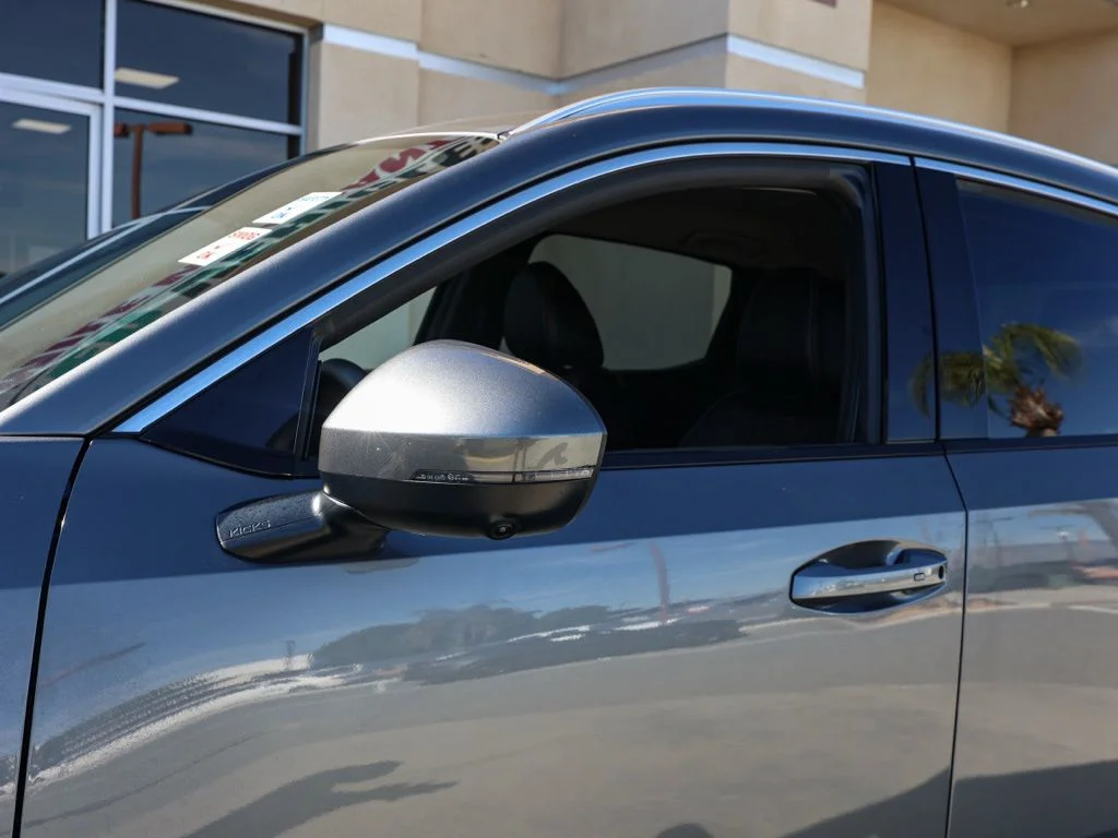Used 2025 Gray Nissan SR image 11