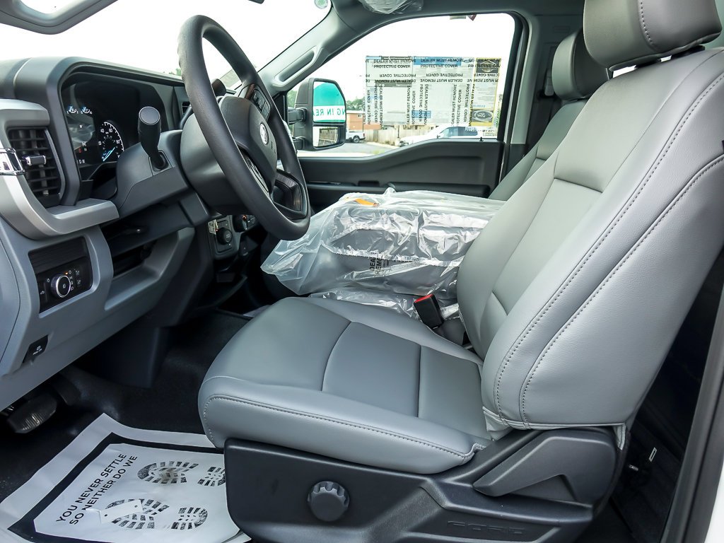 New 2026 Oxford White Ford XL image 12