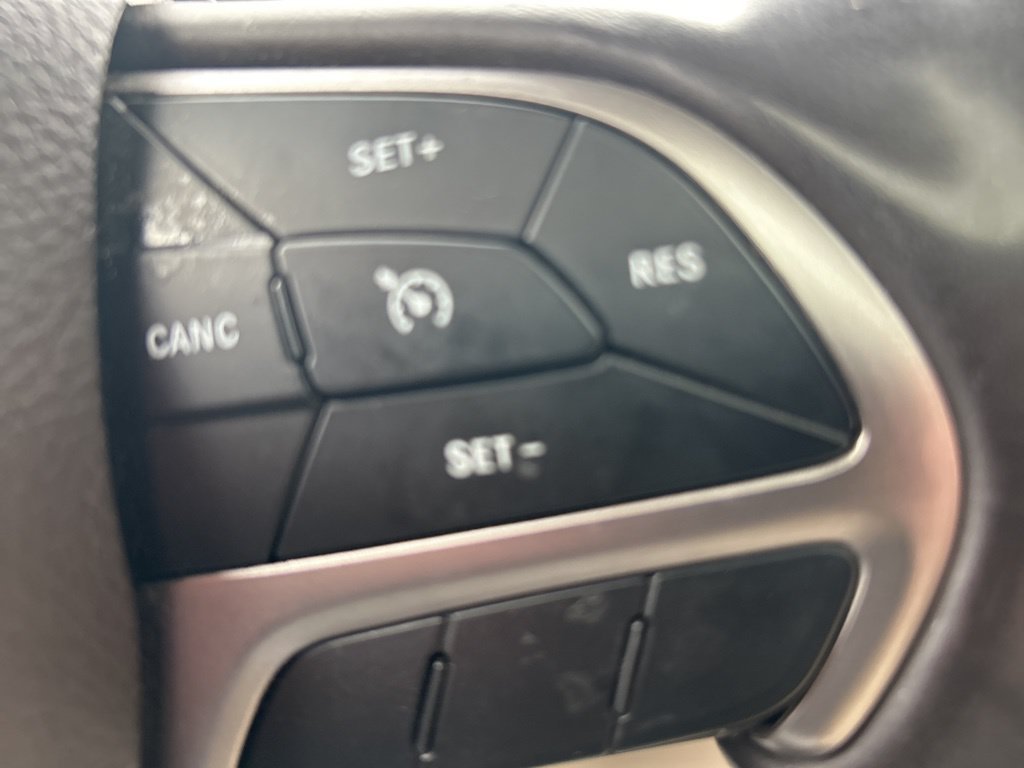 Used 2019 White Jeep Overland image 23
