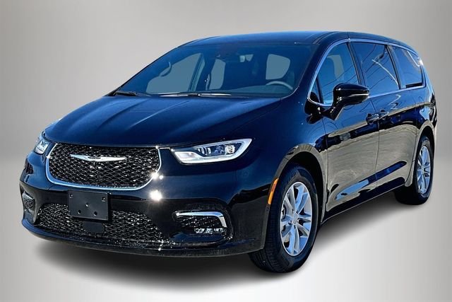 New 2026 Chrysler Pacifica Select 4D Passenger Van