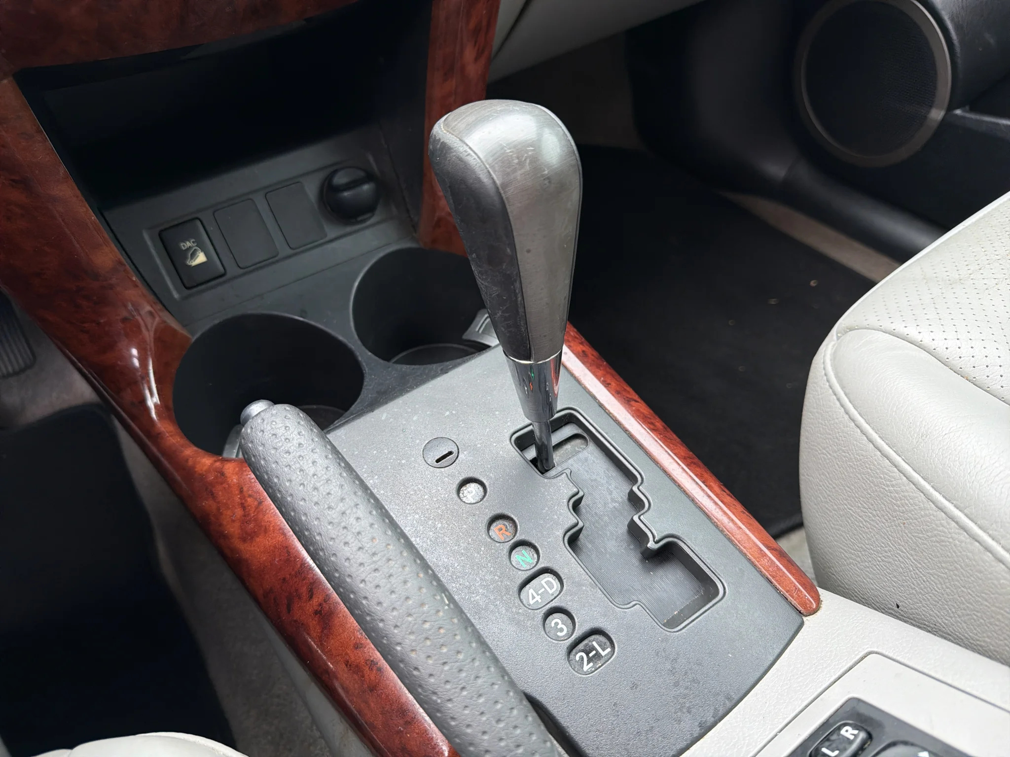 Used 2008 Barcelona Red Metallic Toyota Ltd image 19