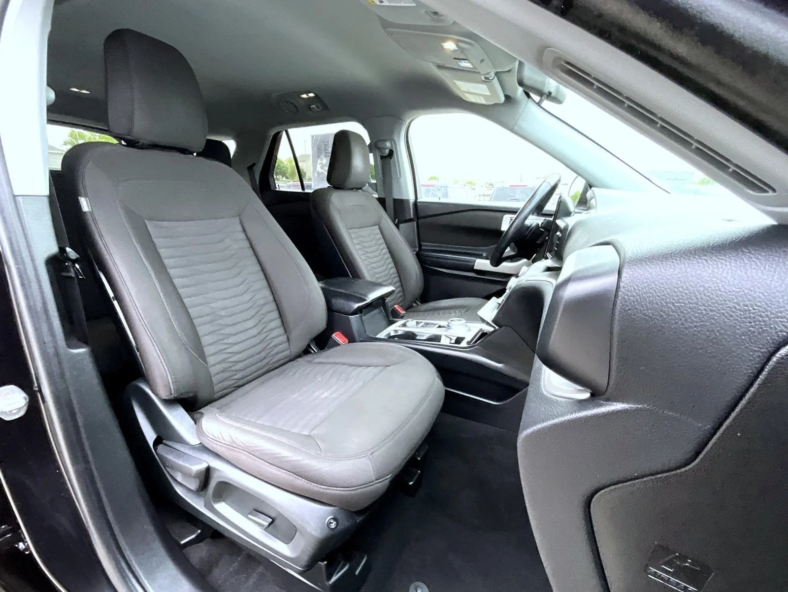 Used 2020 Black Ford XLT image 16