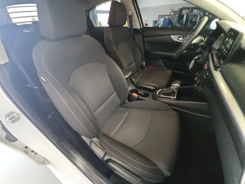 Used 2021 White Kia FE image 29
