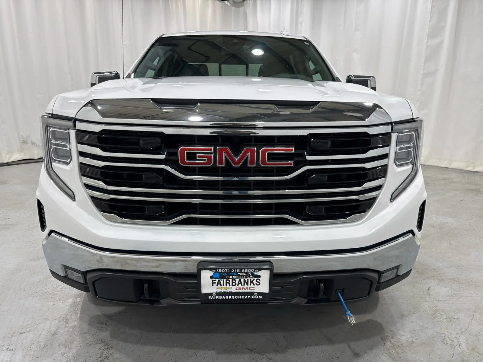 Certified Used 2024 Summit White GMC SLT image 8