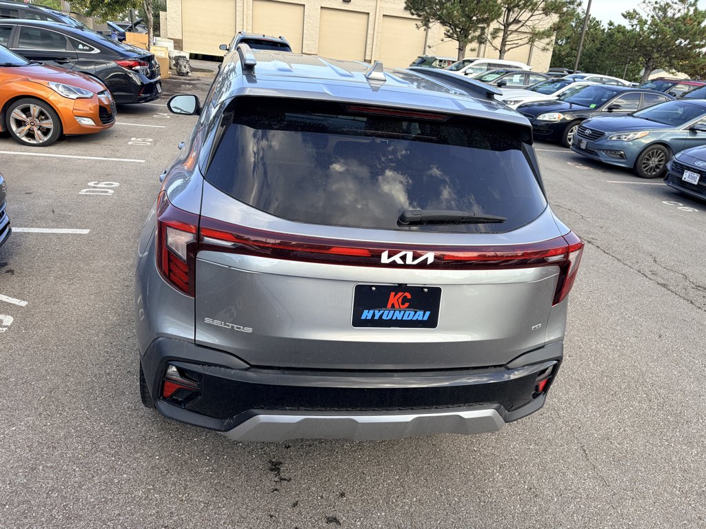 Used 2024 Steel Gray Kia SX image 4
