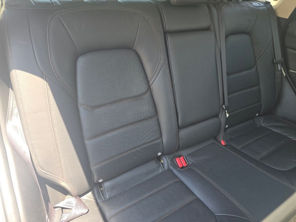 Used 2019 Sonic Silver Metallic Mazda Grand Touring image 19