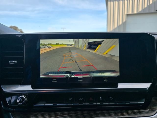 Used 2024 Silver GMC SLE image 26