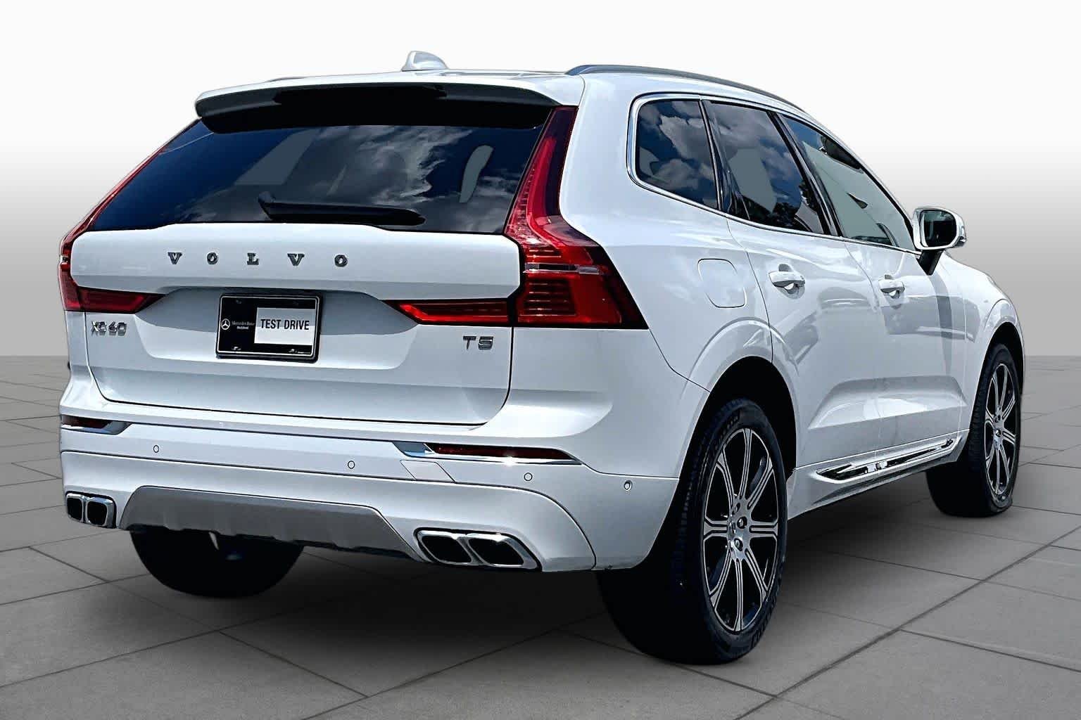 Used 2021 Crystal White Metallic Volvo Inscription image 13