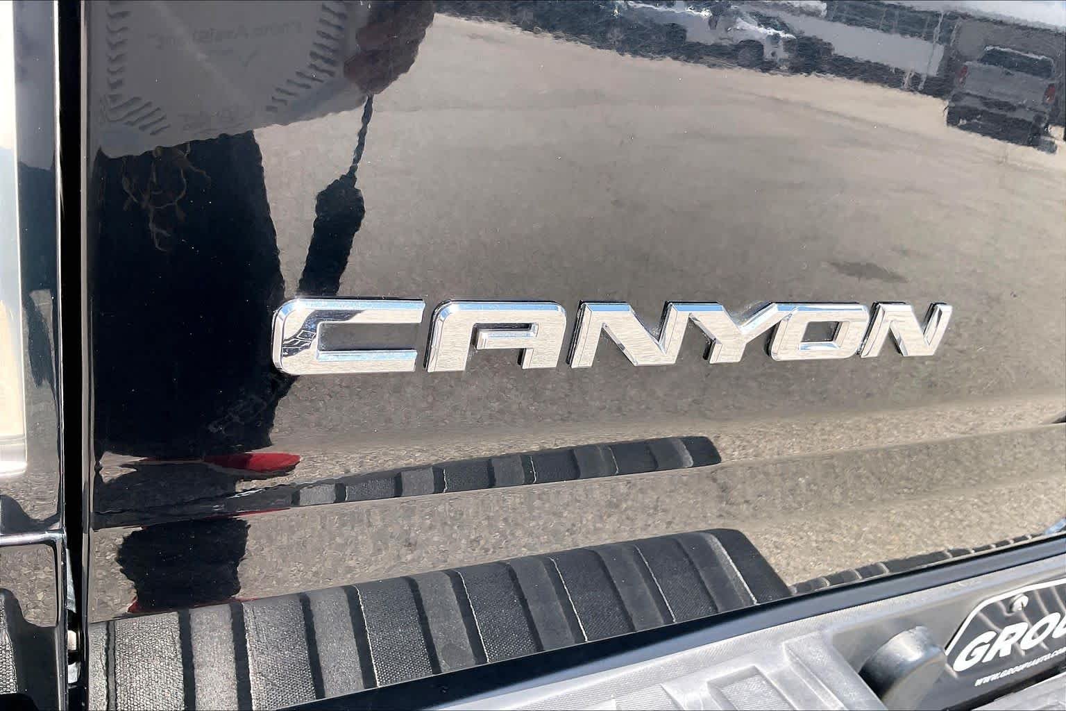 Used 2017 Onyx Black GMC 2WD image 9