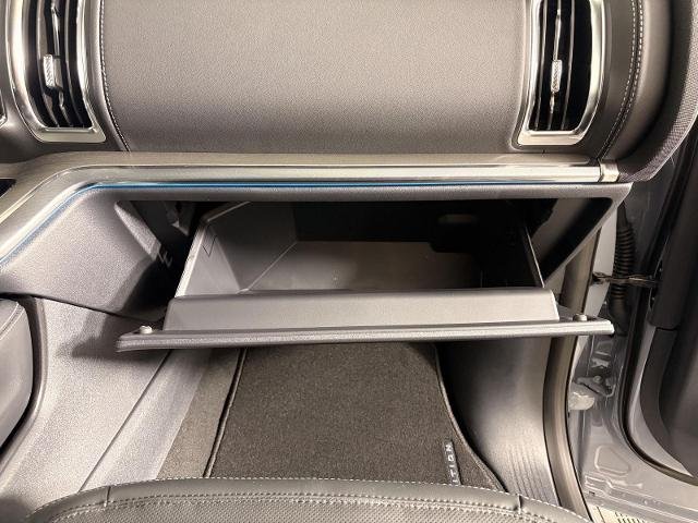 New 2026 Glacier Gray Metallic Tri-Coat Ford Platinum® image 73