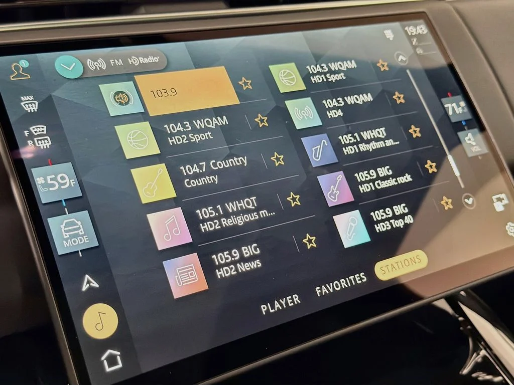 New 2027 Borasco Grey Land Rover SE image 15