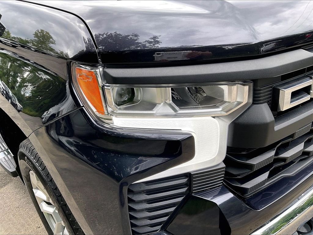 Used 2023 Gray Chevrolet LT image 32