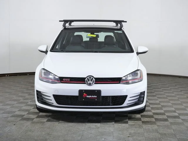 Used 2017 White Volkswagen SE image 3