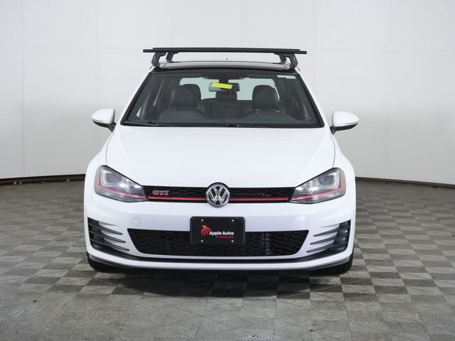 Used 2017 White Volkswagen SE image 3