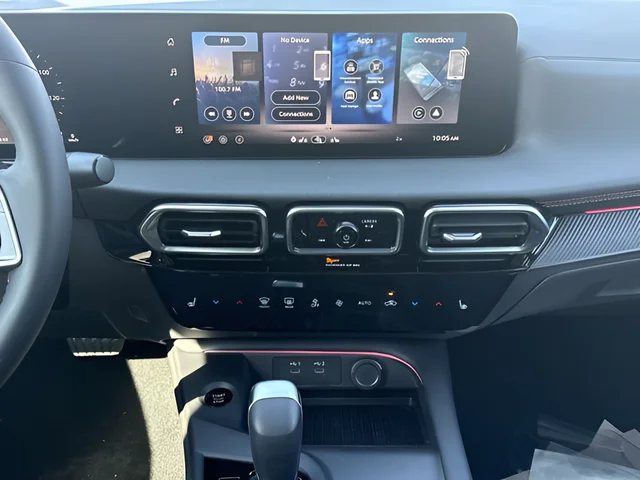 2026 Nissan Sentra SR - Photo 14