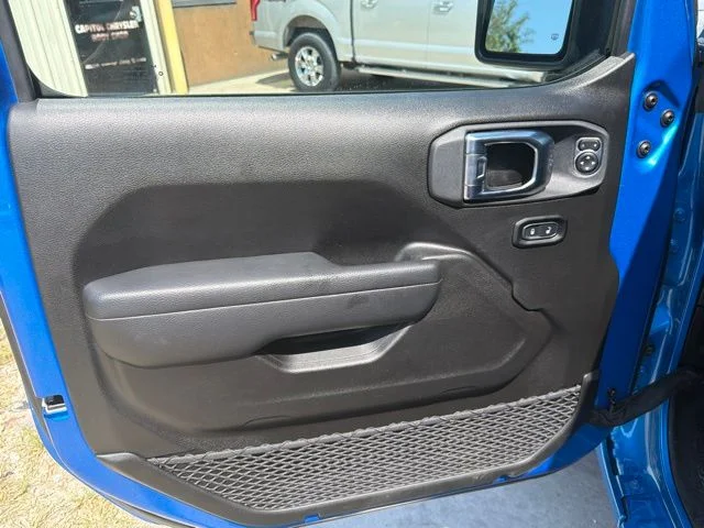 Certified Used 2025 Blue Jeep Sport S image 17
